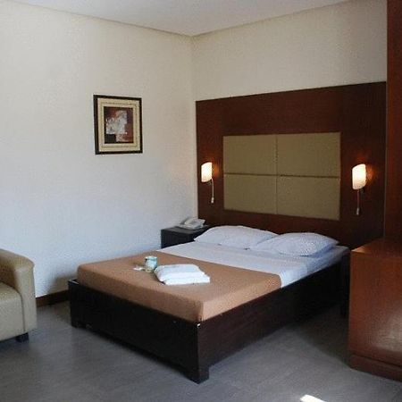 Cebu Century Hotel Extérieur photo